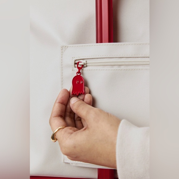 BEIS x Lonely Ghost Travel Tote in Ghost White
SOLD OUT & will be shipped ASAP - Picture 10 of 13